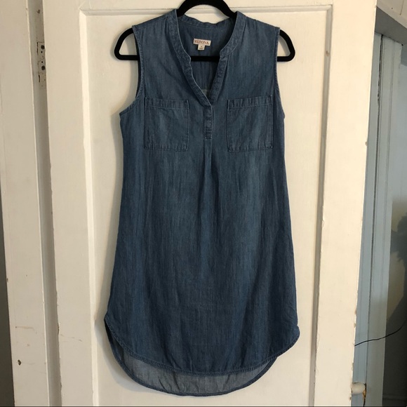 Mossimo Supply Co. Dresses & Skirts - LAST DAY!⭐️HP🎉Denim shift dress